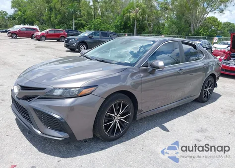 2021 Toyota Camry Se z USA, uszkodzony, nr VIN 4T1G11AK4MU511643